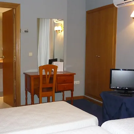 Hotel Reconquista 3*